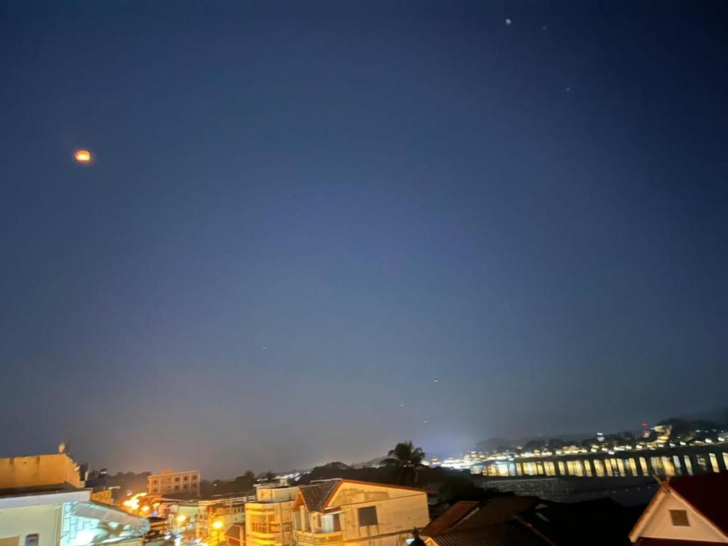 Thaveesinh Hotel 반 후안사이 외부 사진